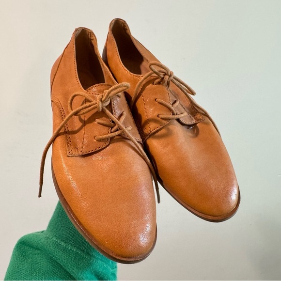 Frye & Co Women’s Piper Oxford Shoe in Caramel Size 6M - Picture 1 of 8